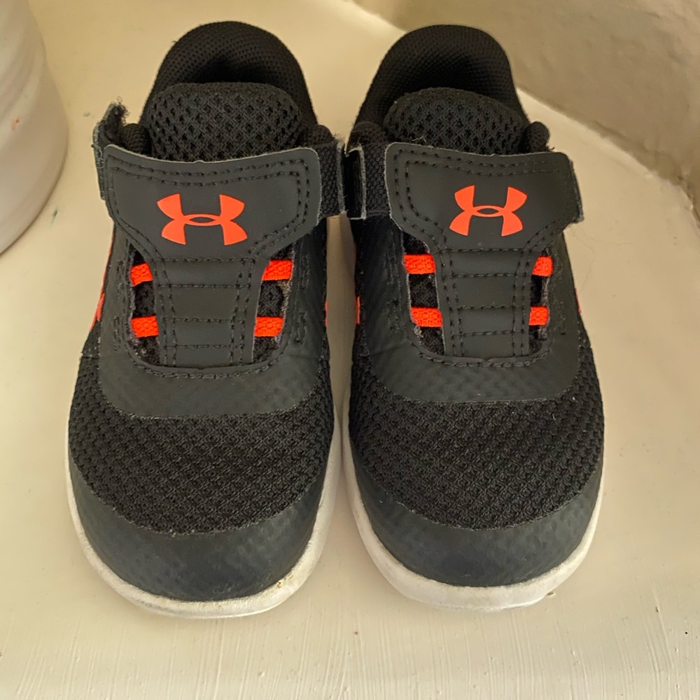 UnderArmour Sneakers. Toddler boy size 6.